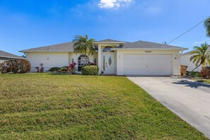 Exterior - Villa Millitta - Cozy 3BR home in SW Cape Coral quiet neighborhood - SWFL Rentals (Cape Coral)