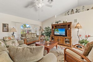 TV - Villa Millitta - Cozy 3BR home in SW Cape Coral quiet neighborhood - SWFL Rentals (Cape Coral)