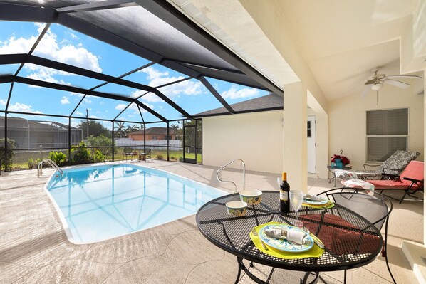 A heated pool - Villa Millitta - Cozy 3BR home in SW Cape Coral quiet neighborhood - SWFL Rentals (Cape Coral)