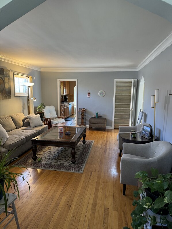 Living area - CWS Available!! Cute 3 bedroom, 2 full bath 5 miles from Charles Schwab Field  (Omaha)