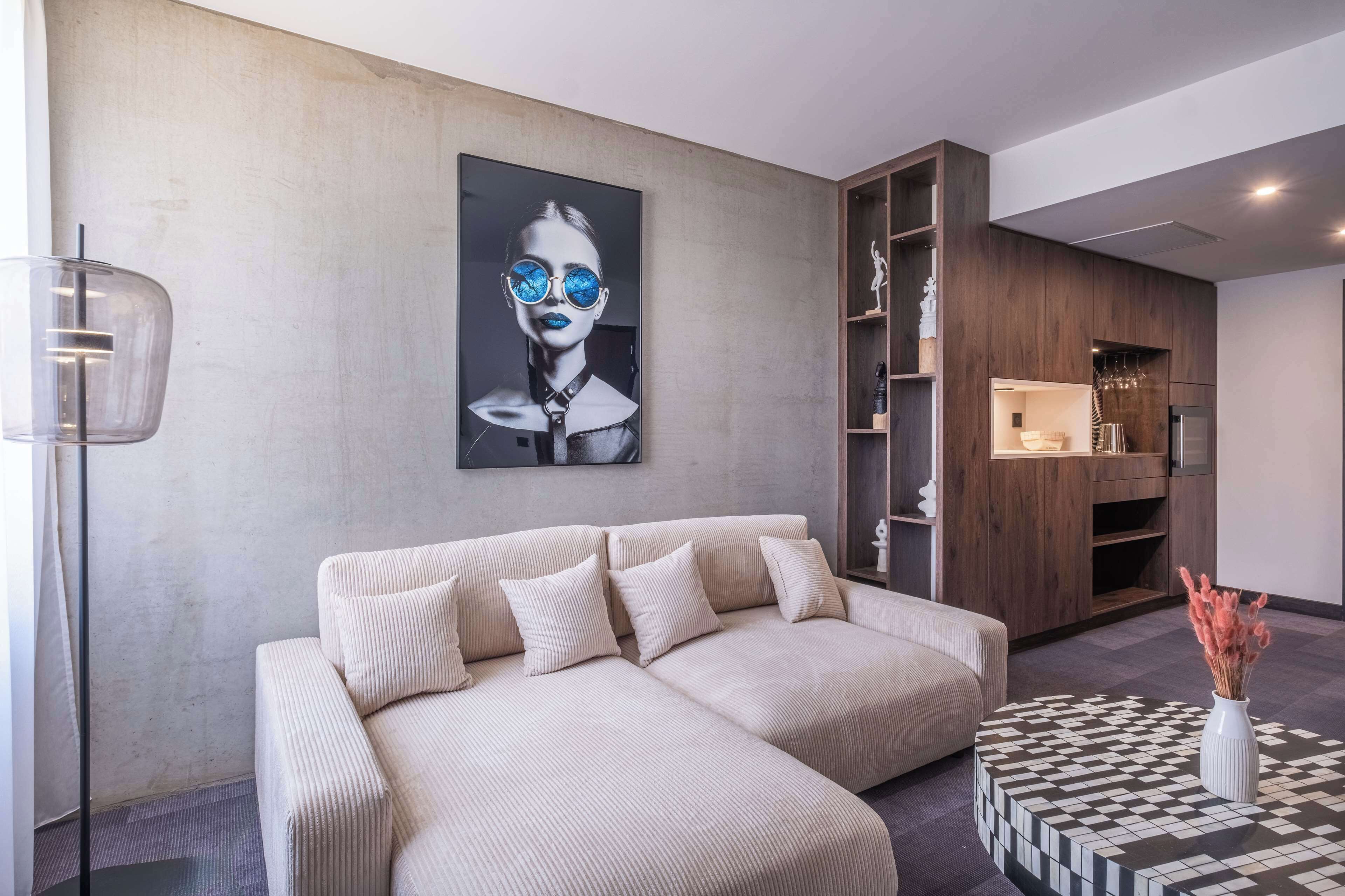 Suite - 1 kingsize-seng | Individuel indretning, skrivebord, mørklægningsgardiner, lydisolering