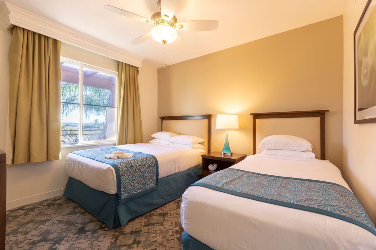 Flower fields & ocean views in Carlsbad, Ca! Walking distance to Legoland!