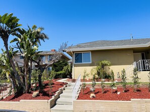 Exterior - Studio in the heart of LA  (Los Angeles)