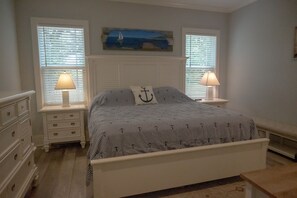 4 bedrooms, free WiFi, bed sheets - Southport Live Oak Cottage (Southport)