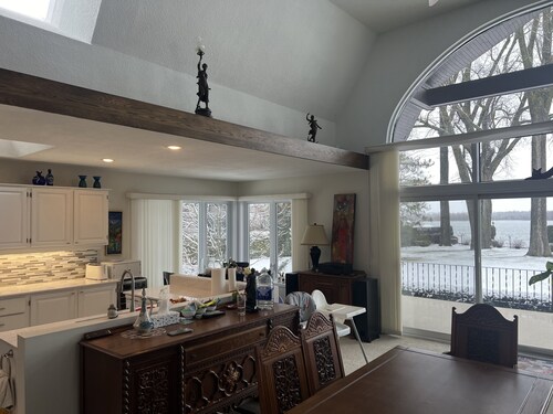 Retraite au Rivage: Échappez à l'Ordinaire dans ce Chalet au Bord de l'Eau!