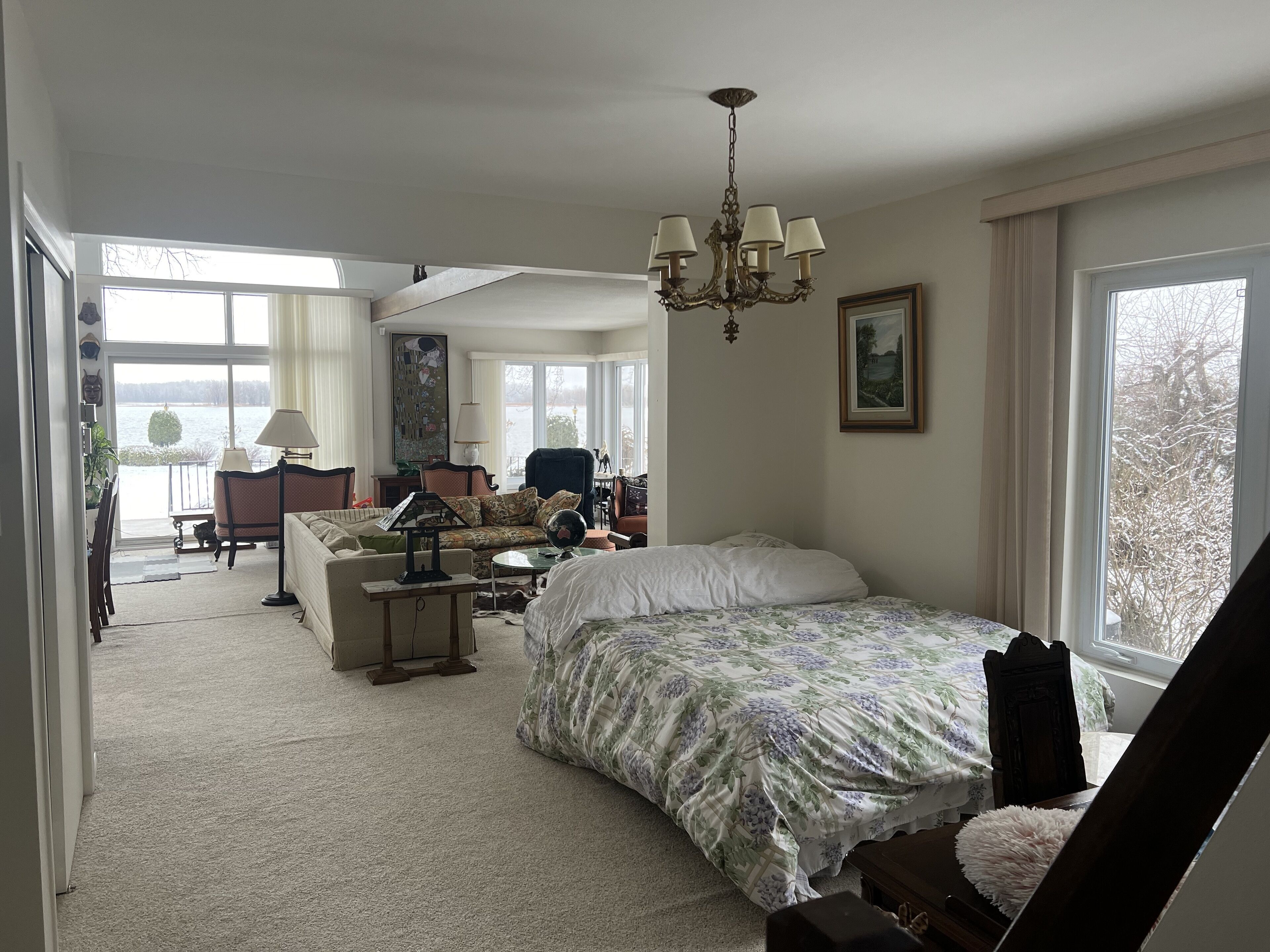 2 bedrooms, desk, travel crib, WiFi