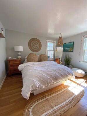 3 dormitorios, escritorio, tabla de planchar con plancha y wifi