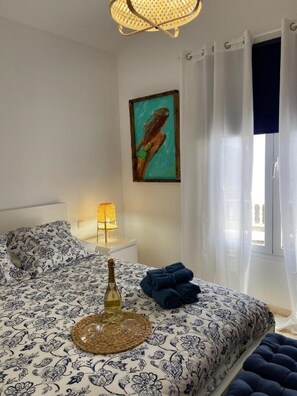 3 bedrooms, in-room safe, iron/ironing board, WiFi