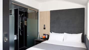 Queen Room | Ameublement unique, bureau, espace de travail pour ordinateurs portables