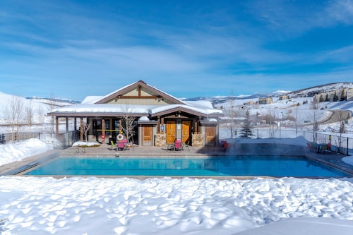 Ski-In/Ski-Out Granby Ranch Retreat: Pool Access!
