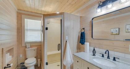 4 Mi to Whitney Lake: Home on 30 Acres!
