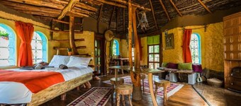Mexican House by the lake in Apuseni Mountains! Family Friendly