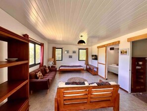 1 bedroom, in-room safe, free WiFi