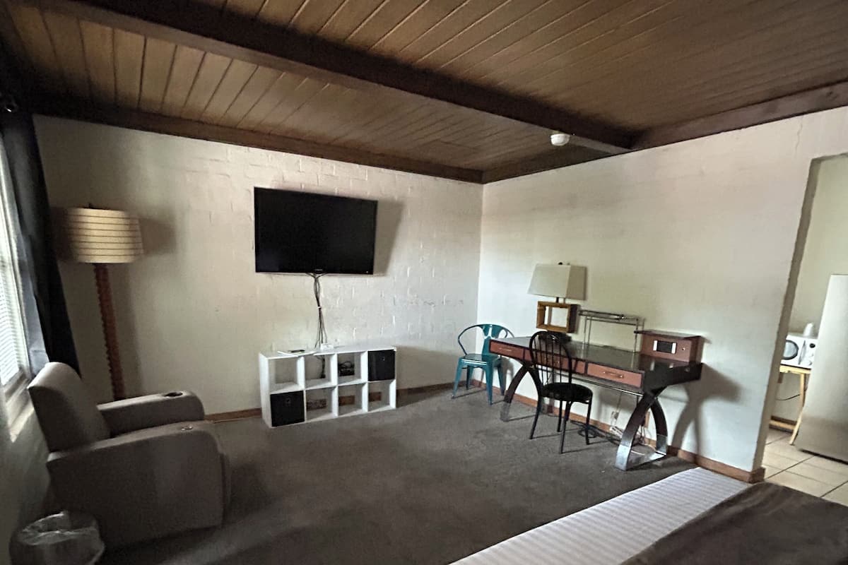 Suite estudio | Escritorio, wifi gratis y ropa de cama
