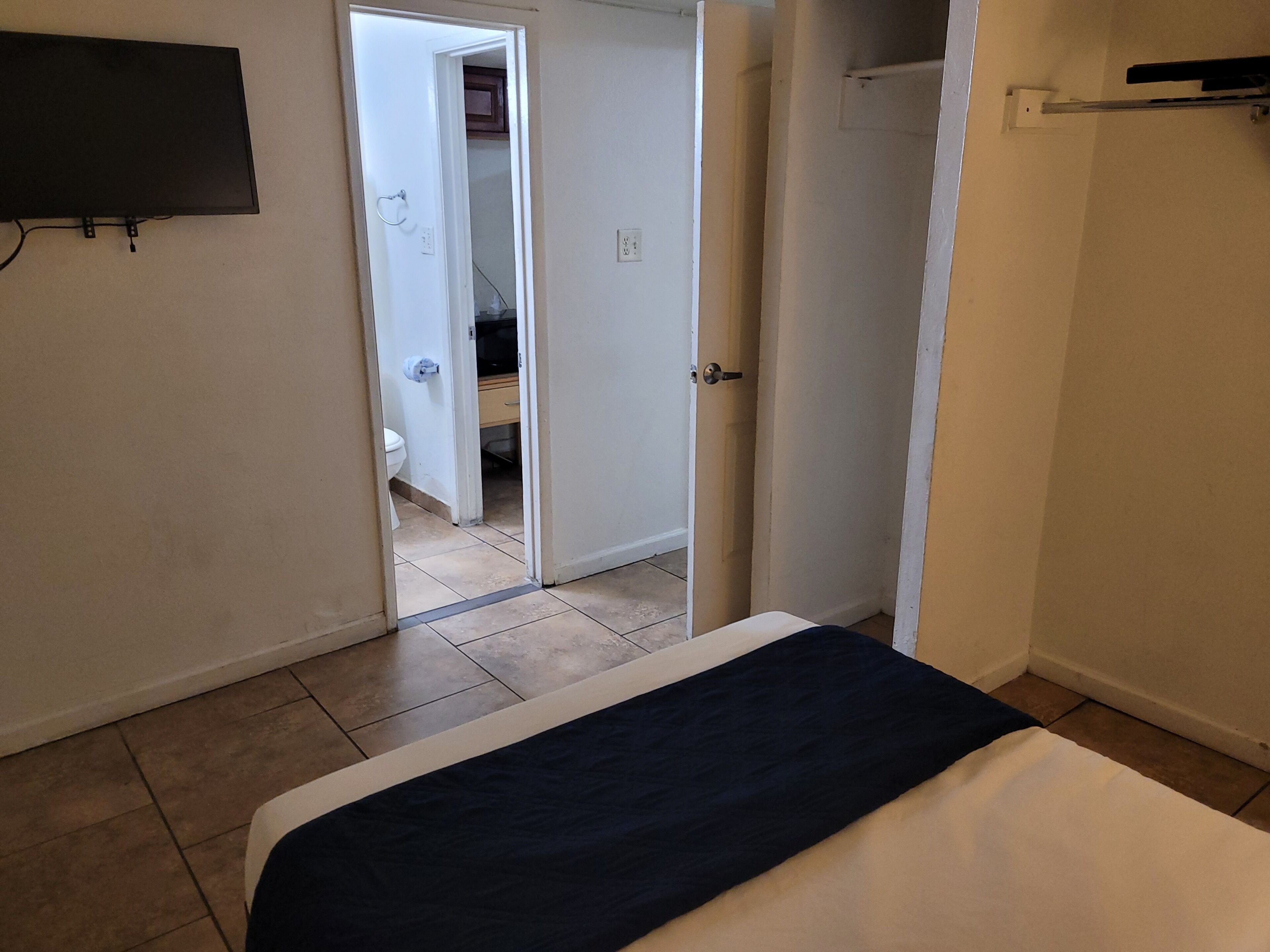 Photo - Sterling Gardens Hotel