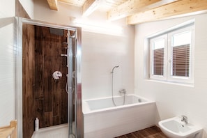 Apartment | 2 bedrooms, premium bedding, down comforters, blackout drapes - Serendipity (Tremezzina)
