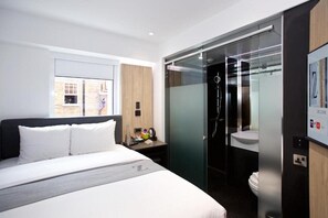 Room - Z Tottenham Court Road (London)