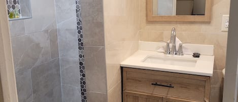 Double Room | Bathroom