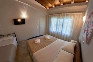 3 bedrooms, WiFi, bed sheets - Petritis Villas B (Iraklitsa)