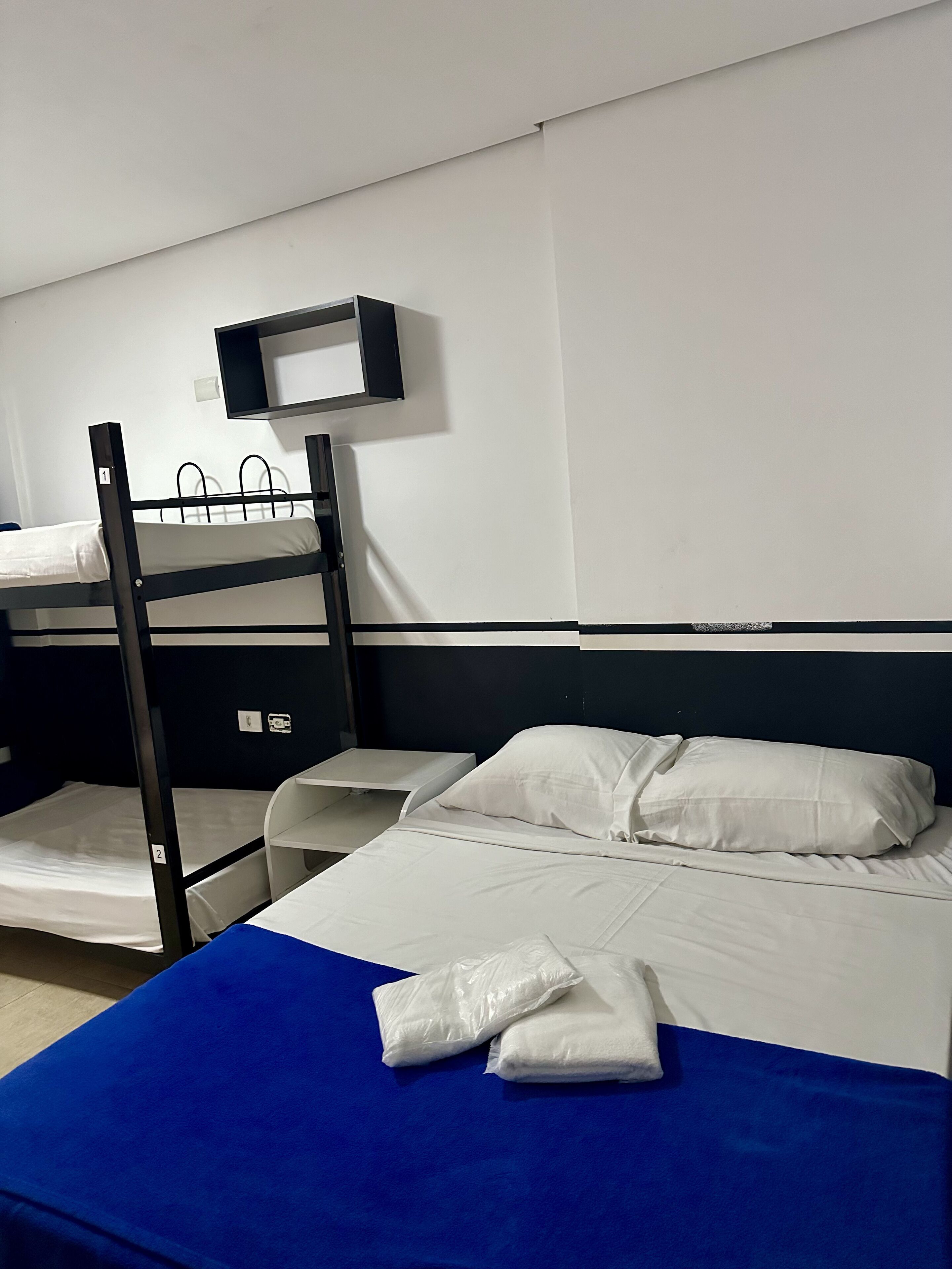 Suite Familiale | Wi-Fi gratuit, draps fournis