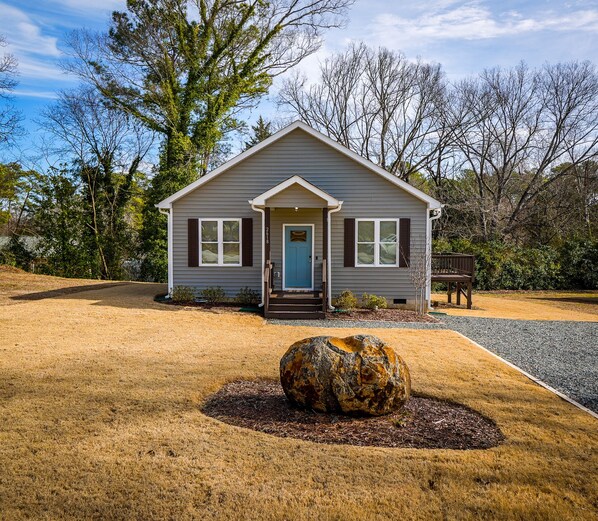 Exterior - NEW! Duke~Mid Century Cottage~King Bed (Durham)