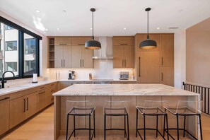 Superior Townhome | Private kitchen