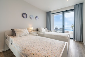 4 habitaciones, tabla de planchar con plancha, wifi y ropa de cama 