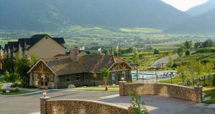 Exclusive Home @ Wolf Creek Resort, Powder Mountain, Snowbasin, Nordic Valley