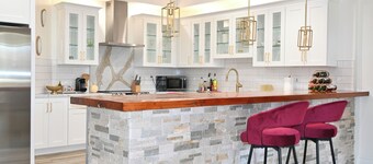 Modern cozy home, pet friendly