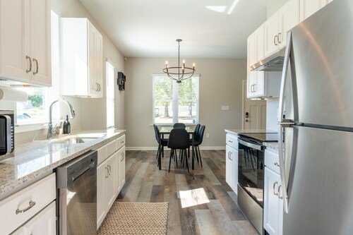 NEW! Duke~King Bed~Speakeasy Hideout