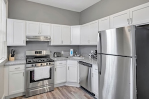 Fridge, microwave, oven, stovetop - Beautiful Unit in Shaw Community -4228b (St. Louis)