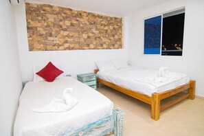 10 dormitorios, tabla de planchar con plancha, wifi y ropa de cama