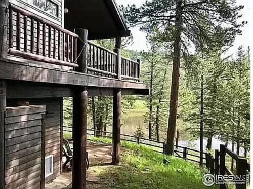 Cozy waterfront chalet at headwaters of Little Thompson river