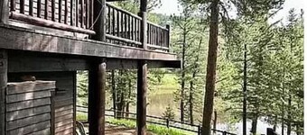 Cozy waterfront chalet at headwaters of Little Thompson river