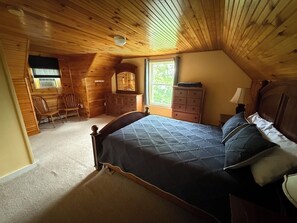 4 bedrooms, desk, iron/ironing board, free WiFi