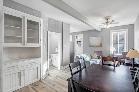 Interior. Beautiful, Rehabbed Unit in Shaw Community - 4226b