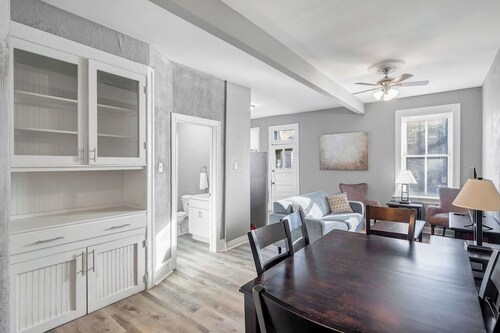 Beautiful, Rehabbed Unit in Shaw Community - 4226b