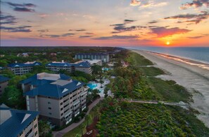Exterior - Marriott Grande Ocean Oceanfront Resort & Spa.  2 BR / 2 BA oceanside villa. (Hilton Head Island)