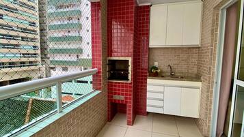 Apartamento conforto | Cozinha privada | Geladeira, micro-ondas, fogão, liquidificador