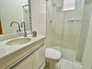 Comfort Apartment | Bathroom