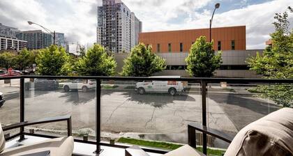 Stunning Duplex Condo #1 - Downtown River North