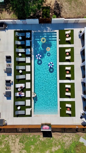 Outdoor pool, pool cabanas (surcharge) - Melrose River Club (San Marcos)