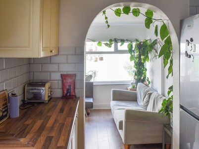 6 bedroom accommodation in Clacton on Sea