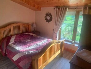 4 quartos, ferros/tábuas de passar roupa, Wi-Fi, roupa de cama