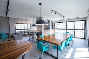 Business Studio | Dapur peribadi | Ketuhar gelombang mikro, pembakar roti, periuk nasi, pencampur 