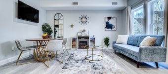 Brand New Home Close To Yale!
