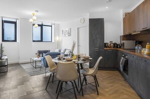 Tủ lạnh, lò vi sóng, lò nướng, bếp nấu 