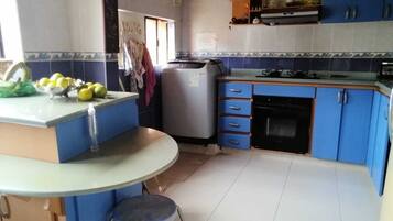 Kochgeschirr/Geschirr/Besteck