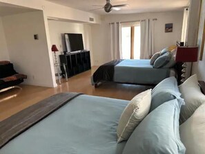 5 bedrooms, desk, free WiFi, bed sheets - Tranquility (Paradise Valley)
