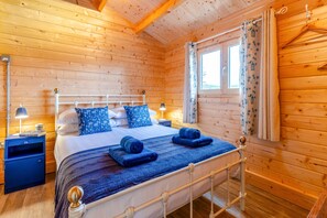 1 quarto, Wi-Fi de cortesia, roupa de cama